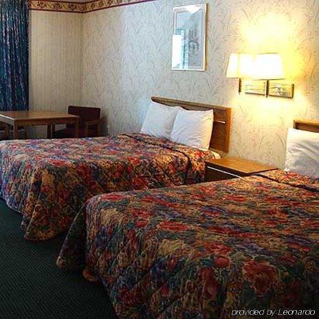 Relax Inn - Charlotte Room photo